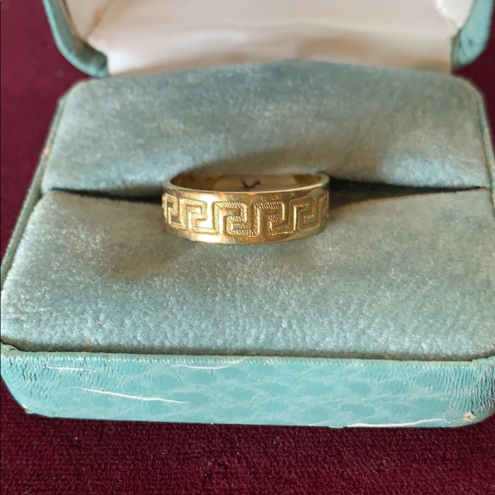 Gold ring